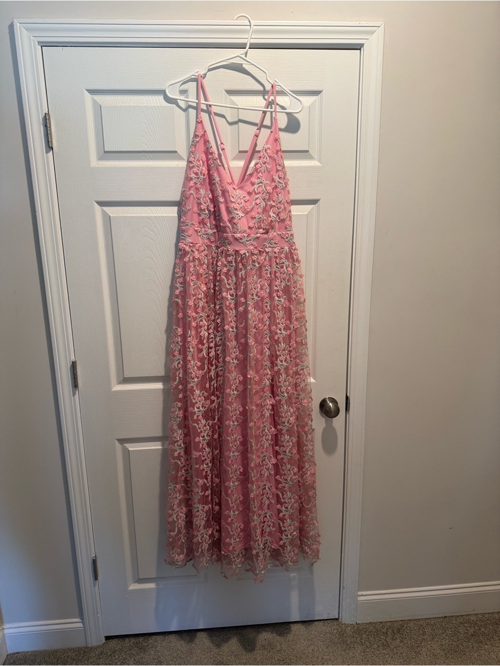 NWT ARULA Pink Floral Embroidered Maxi Dress with V-Neck and Spaghetti Straps